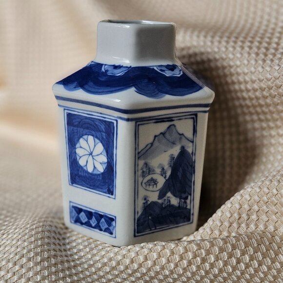 Vintage Chinese Hexagonal Porcelain Vase -‎ Great Condition - Picture 1 of 10